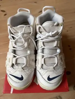 NIKE AIR MORE UPTEMPO ホワイト スニーカー