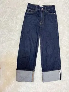 H&M デニムパンツ 裾ロールアップデザインのサムネイル