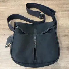 Brady ショルダーバッグ ブラック