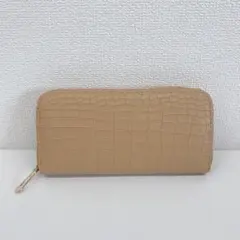 ●未使用保管品　長財布　型押しデザイン　ベージュ