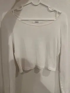 エヴリス　BASICクロップドロングスリーブ　Tシャツ　ロンTのサムネイル