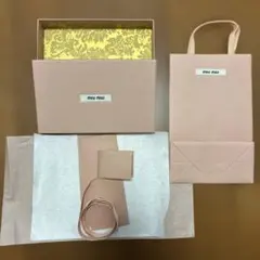 MIU MIU ミュウミュウ　ショップ袋　空き箱のサムネイル