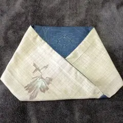 着物リメイク　幾何学模様 スヌード 青とベージュ