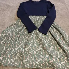 BeBe 長袖ワンピース ネイビー・フラワー柄　130cm