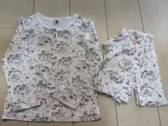PETIT BATEAU 長袖パジャマ 花柄　110のサムネイル