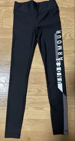UNDER ARMOUR ブラック レギンス　レディース