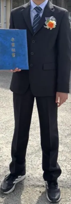 黒いストライプデザインスーツ　160cm