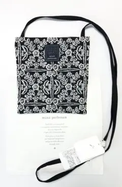 ミナペルホネン フェリーチェ ポケットバッグ ポシェット ブラック ホワイト