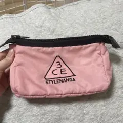 3CE ピンクポーチ ロゴ入り