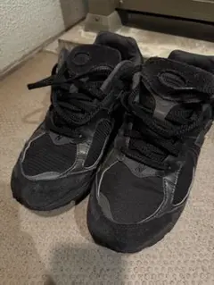 【箱タグなし】New Balance 2002R "Triple Black"