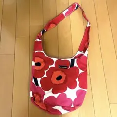 marimekko マリメッコ　ウニッコ　ショルダーバッグ
