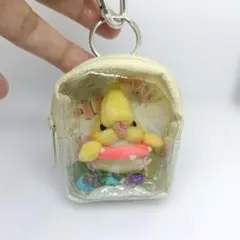 羊毛フェルト 海でお散歩オカメインコちゃん リュック型キーホルダーのサムネイル