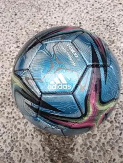 adidas サッカーボール