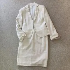 クリーム色 ツイード スカートスーツ