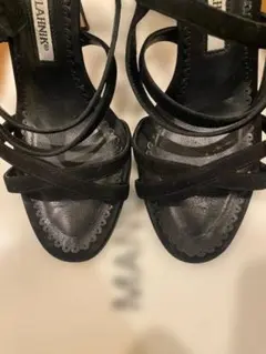 MANOLO BLAHNIK ブラックストラップサンダル