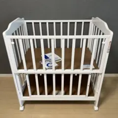 ベビーベッド ホワイト キャスター付きのサムネイル
