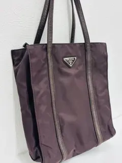 ［美品］プラダ　ナイロン　ショルダーバッグ サコッシュ　BT0693 ボルドー 美品］プラダ ナイロン ショルダーバッグ サコッシュ BT0693