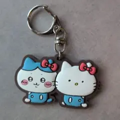ちいかわサンリオコラボ ハローキティとハチワレのラバーキーホルダー