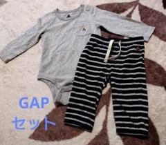 babyGAP ロンパース 80& ボーダーズボン70