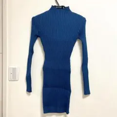 リブニットワンピース 青