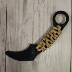 【最終値下げ】トレーニングナイフ 　カランビットのサムネイル