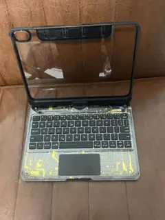 smart keyboard case360度回転　透明黒金iPadA16サイズ