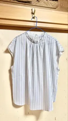 未使用品】UNTITLED ベルト付ストライプブラウス 白 2 - メルカリ