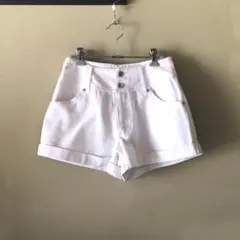 セシルマクビー■白デニムショートパンツ