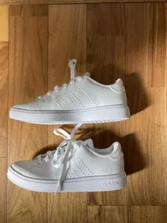adidas スニーカー　アドバンコート