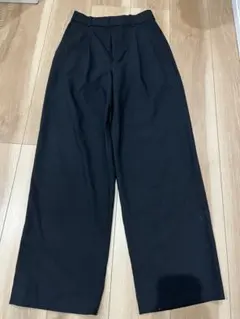 ユニクロ　タック　ワイドパンツ