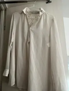 ホワイトシフォンシャツ レースバックのサムネイル