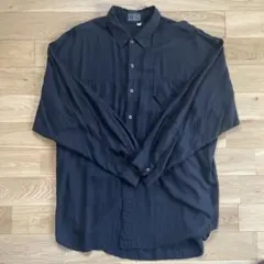 黒 ボタンアップシャツ