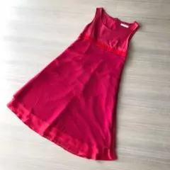 BEAMS ノンスリーブひざ丈ドレス　赤　ドット