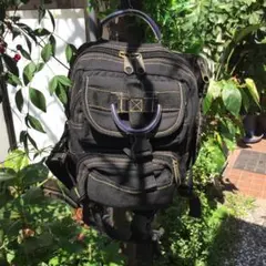 斜めがけ・黒のキャンバスリュック・多機能ポケット付き・バック