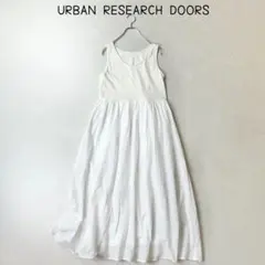 URBAN RESEARCH DOORS ノースリーブ ギャザー　ワンピース
