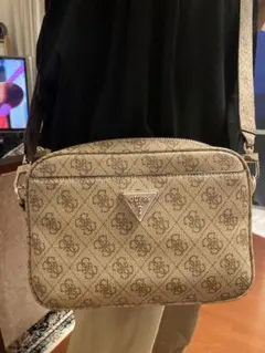 【ほぼ未使用】GUESSのショルダーバッグ
