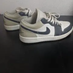 NIKE AIR JORDAN 1 LOW スニーカーのサムネイル