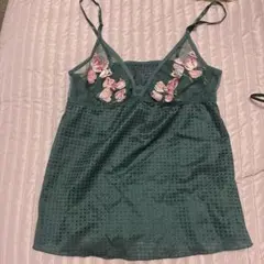amphi ダークグリーン 刺繍キャミソールのサムネイル