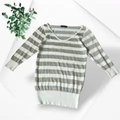美品 ジャスグリッティー ラメ混ボーダーVネックニット ベージュ×ホワイト Mのサムネイル