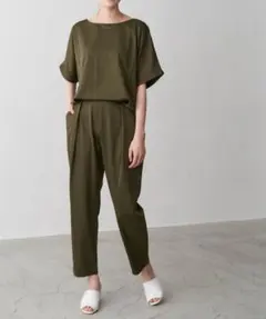 【新品】オールインワン サロペット カーキ 美シルエット 体型カバー 春夏秋
