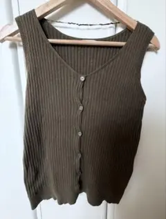 GU リブニット ノースリーブ カーキのサムネイル
