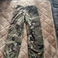 Nike SB カモフラージュ スウェットパンツ