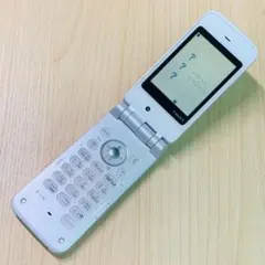 au 4G ガラホ本体 GRATINA KYF31 ① - メルカリ