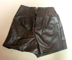 ブラック ショートパンツ