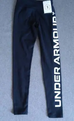 UNDER ARMOUR ブラック ストレッチパンツ 新品タグ付き 130cm