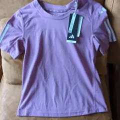 新品未使用)adidasレディース用！半袖Tシャツ Sサイズ！定価3850円