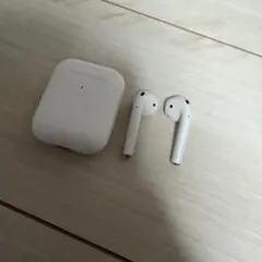 Apple AirPods 第二世代 本体 充電ケース付きのサムネイル
