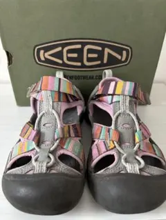 KEEN マルチカラー サンダル　18.5 手洗い済み