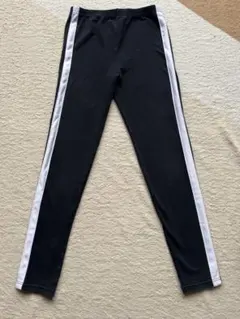 キッズ　GUスパッツ　黒　130