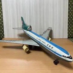 昭和レトロJAL 日本航空（ボーイング727モデル ）飛行機 ブリキ製 昭和レトロJAL 日本航空（ボーイング727モデル ）飛行機 ブリキ製